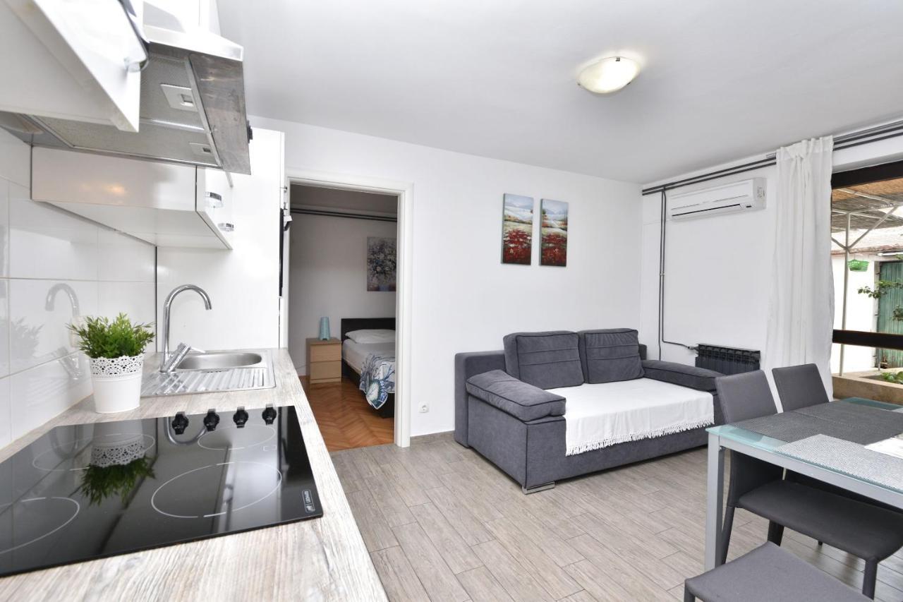 Apartment Ivan Primosten Exterior photo