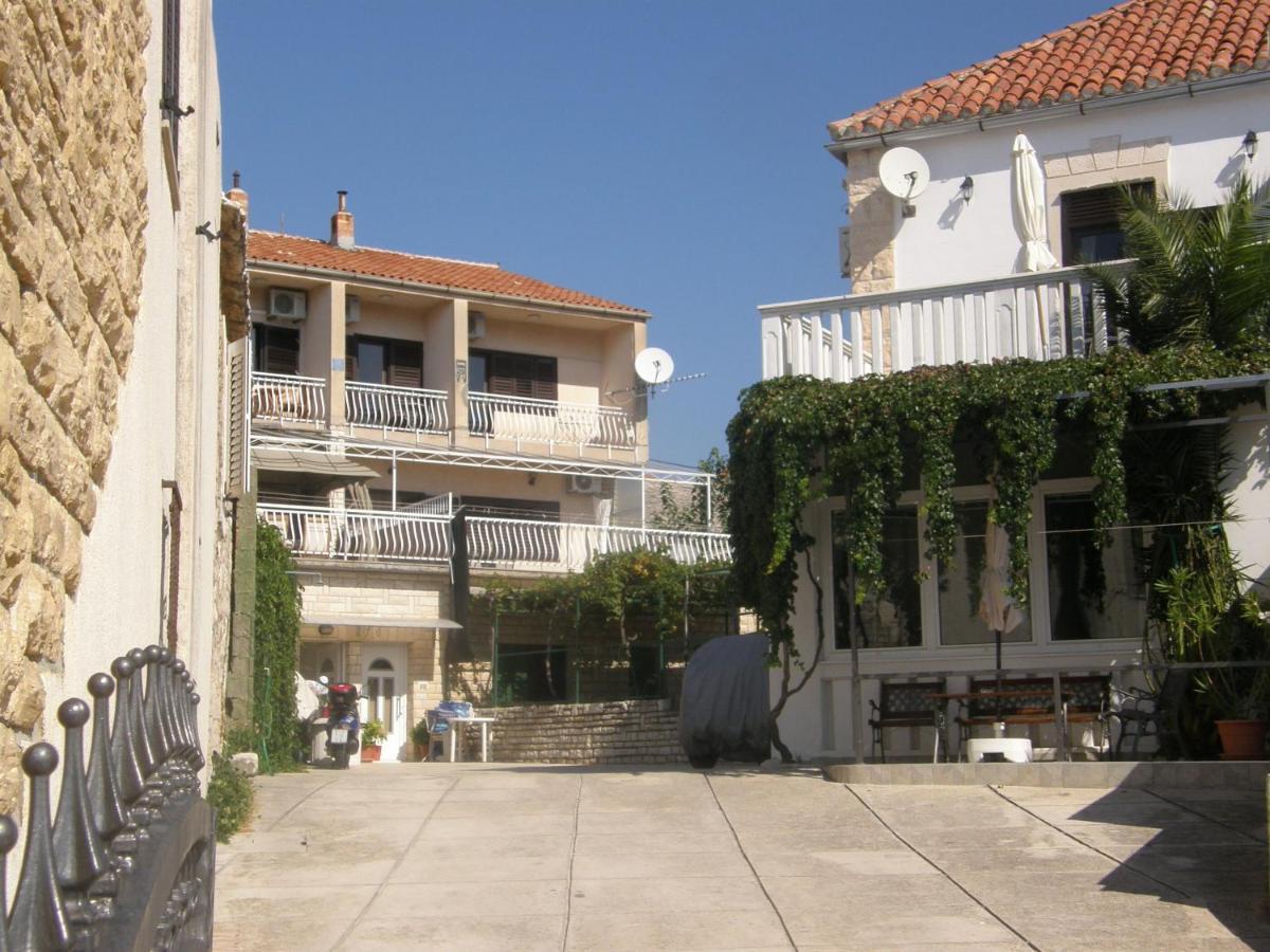 Apartment Ivan Primosten Exterior photo